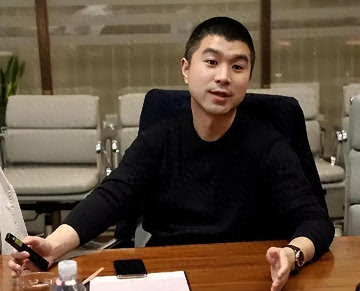 开云官网-卷走53亿！又一大佬带全家跑路，欠中国银行20亿，投资者血本无归