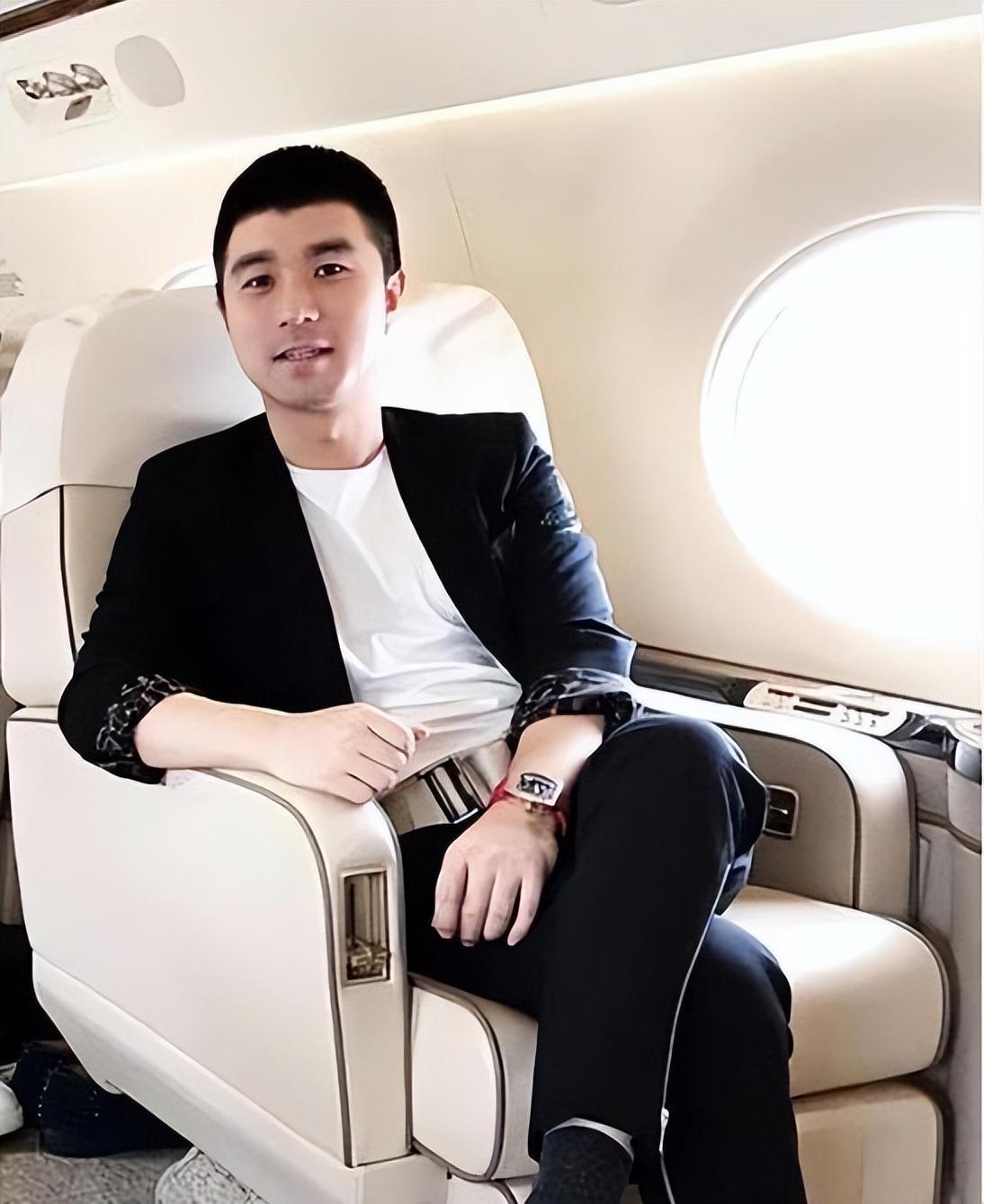 开云官网-卷走53亿！又一大佬带全家跑路，欠中国银行20亿，投资者血本无归